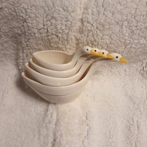 Goose Measuring Cups Vintage Acrylic